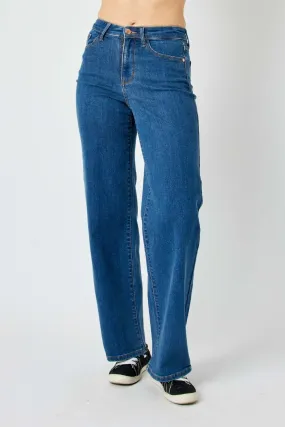 Judy Blue High Rise Straight Jeans in Medium Wash Blue