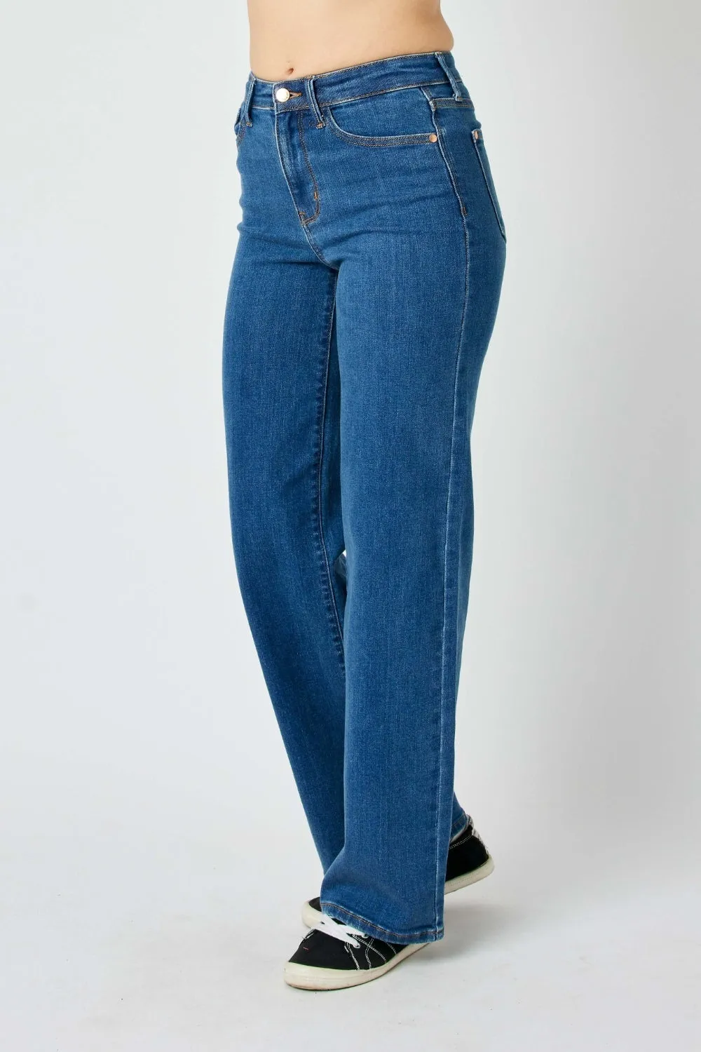 Judy Blue High Rise Straight Jeans in Medium Wash Blue