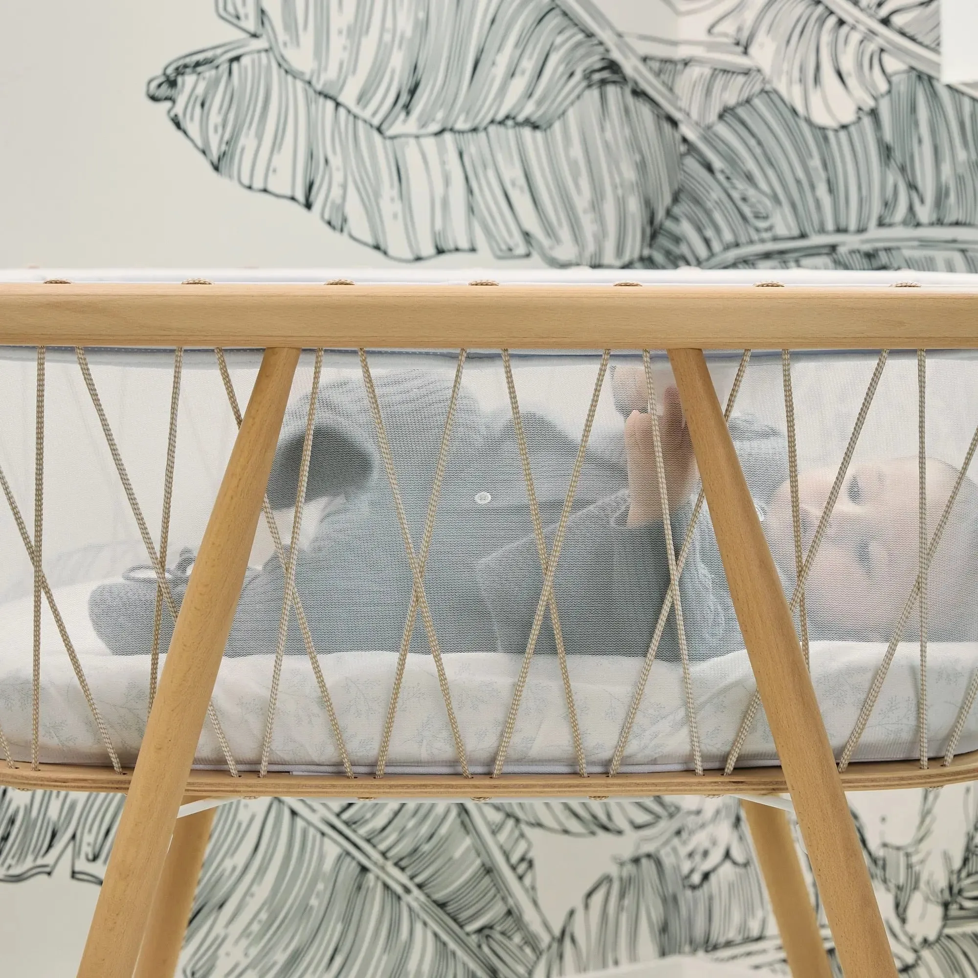 Kumi Mesh Cocoon Bassinet/Crib With Mattress - Desert