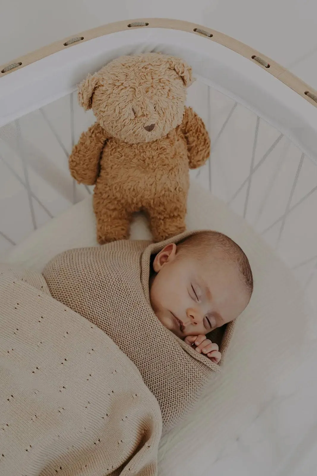 Kumi Mesh Cocoon Bassinet/Crib  With Mattress - Hazelnut