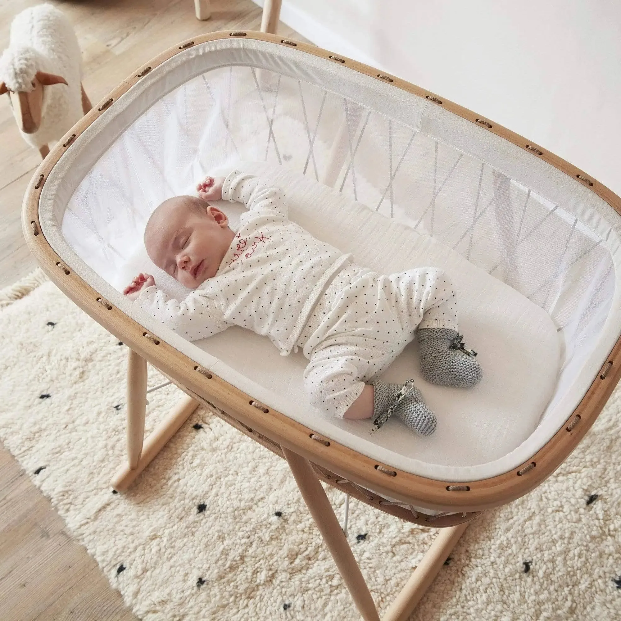Kumi Mesh Cocoon Bassinet/Crib  With Mattress - Hazelnut