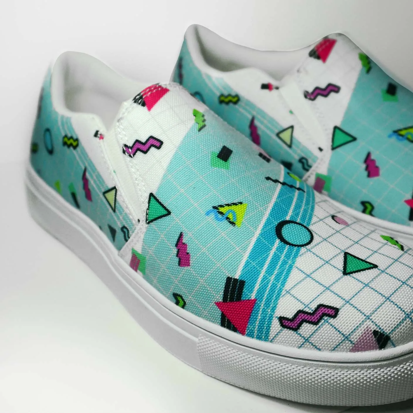 Ladies 90's pattern grid Slip-On Canvas Shoe