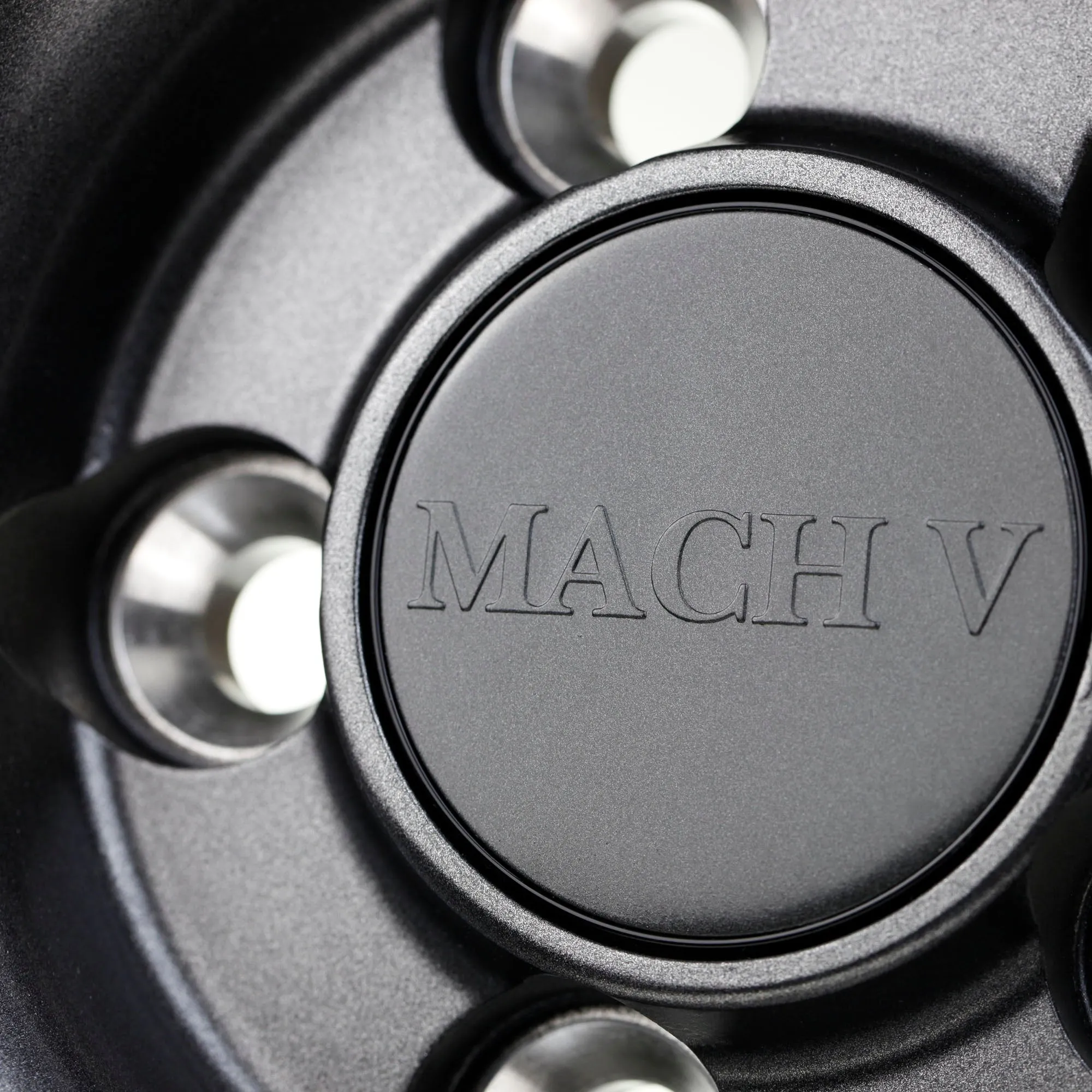 Mach V Crucial 18x9.5" 5x114
