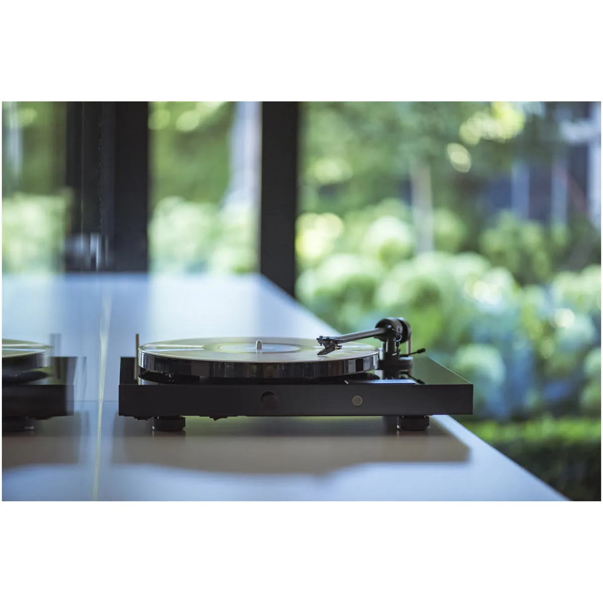 Pro-Ject Juke Box E1 All In One Plug and Play Turntable Black