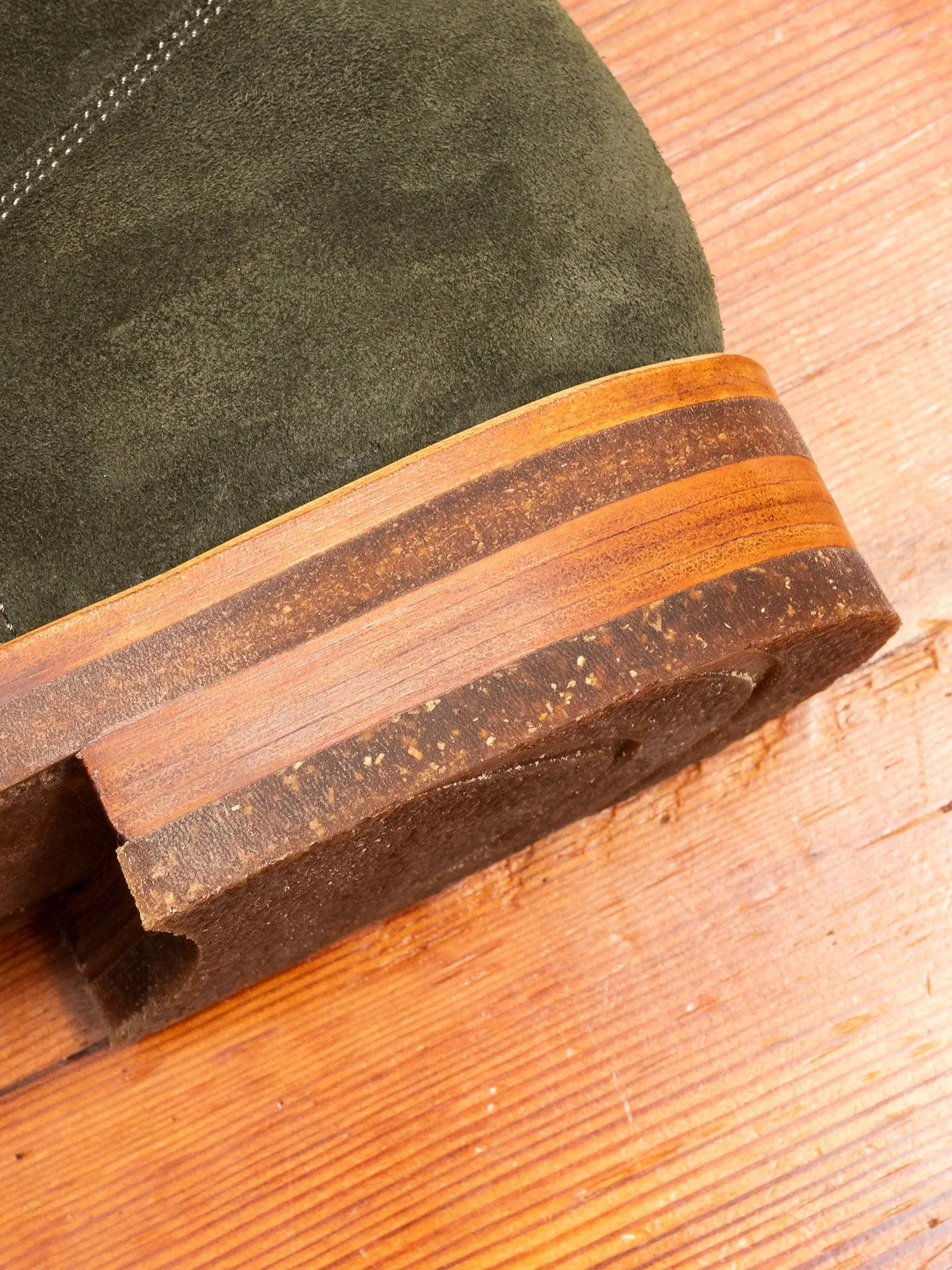 Service Boot 2030 Sawdust in Loden Green Janus Calf Suede