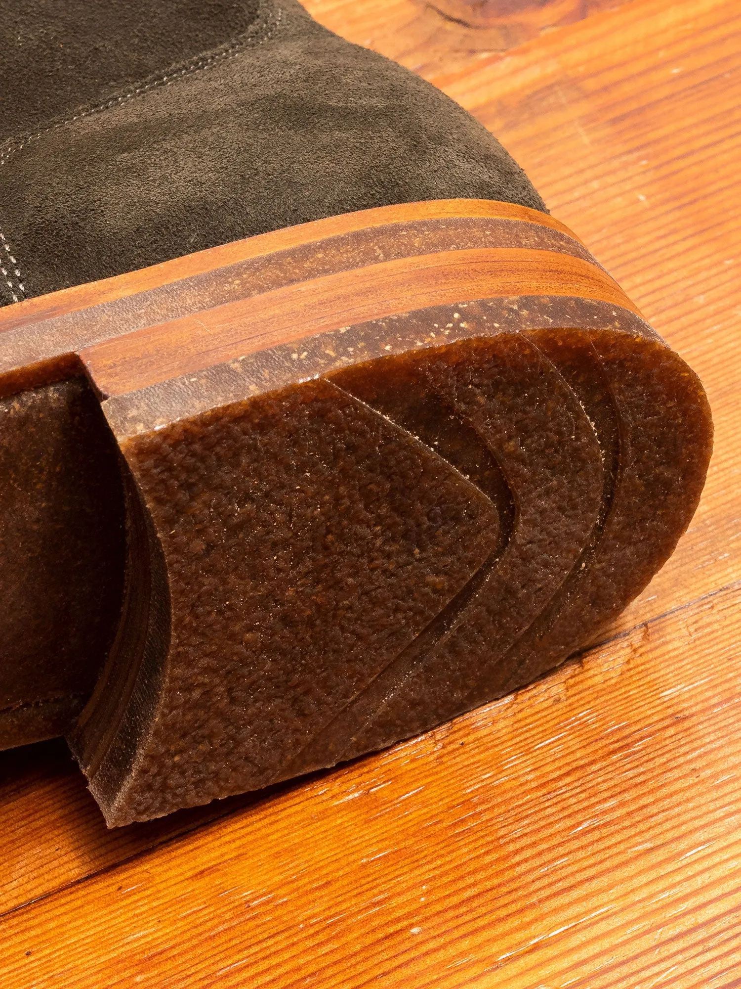Service Boot 2030 Sawdust in Loden Green Janus Calf Suede