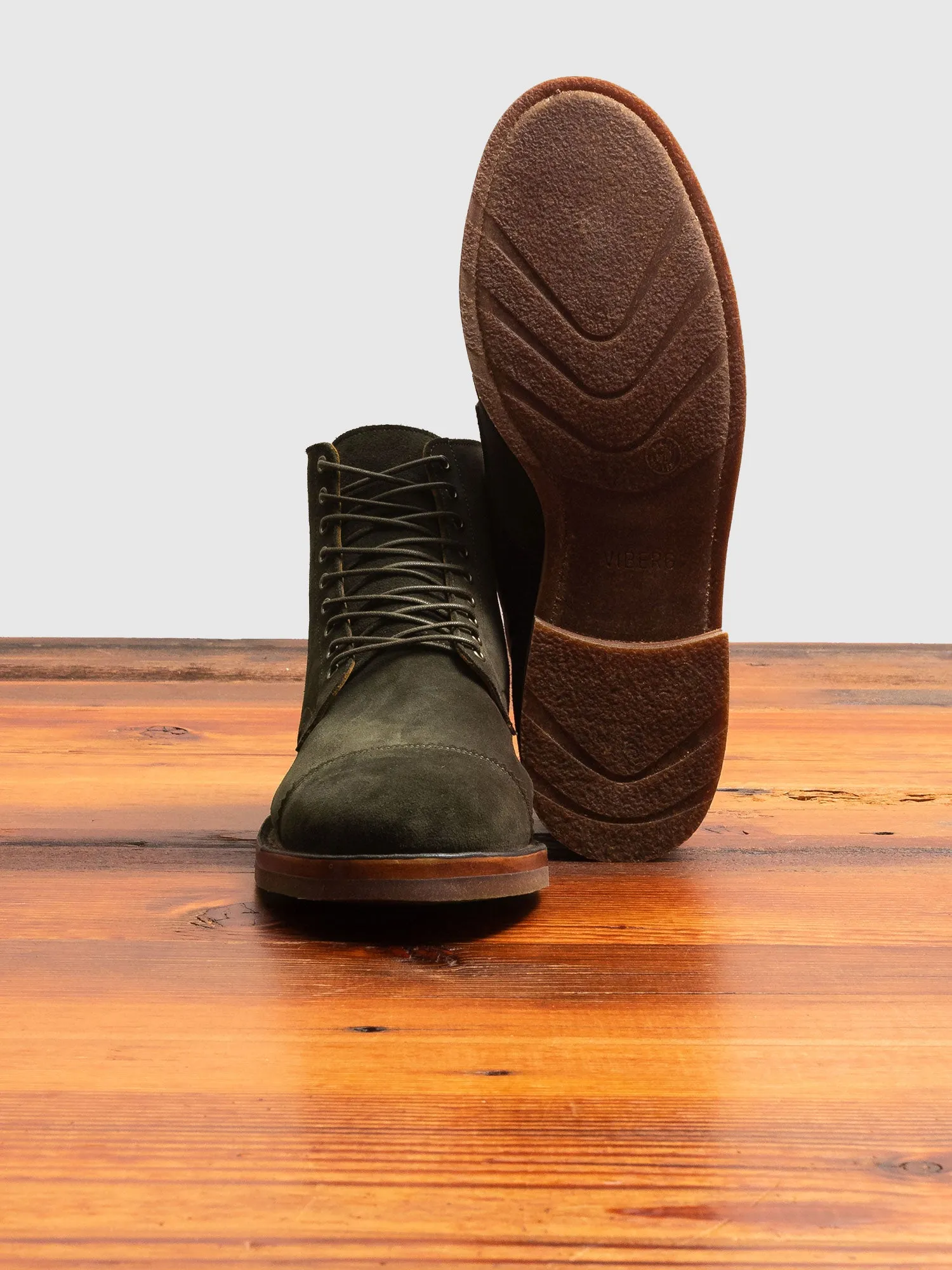 Service Boot 2030 Sawdust in Loden Green Janus Calf Suede