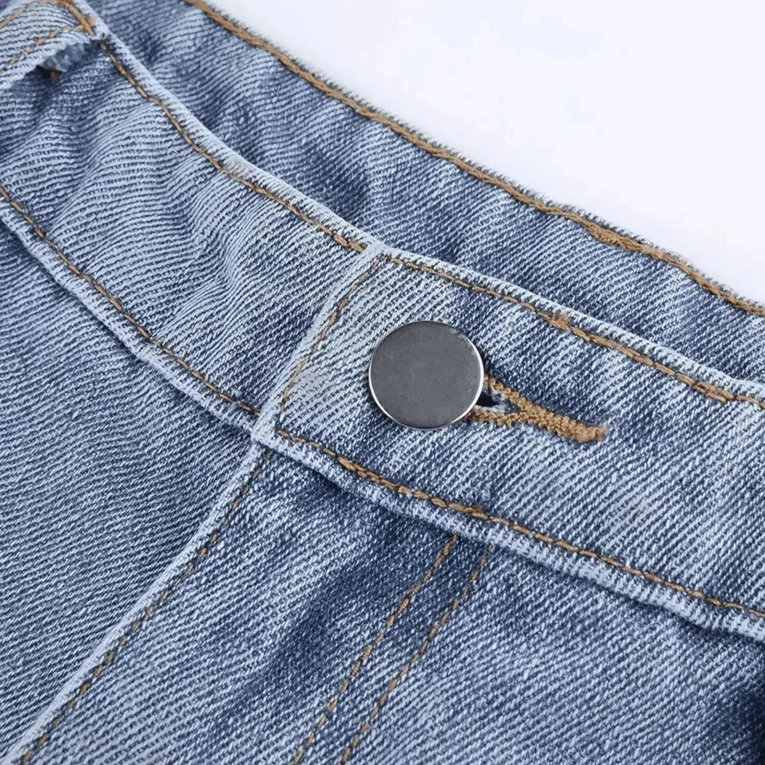 Sivara – Playful design – Red star jeans