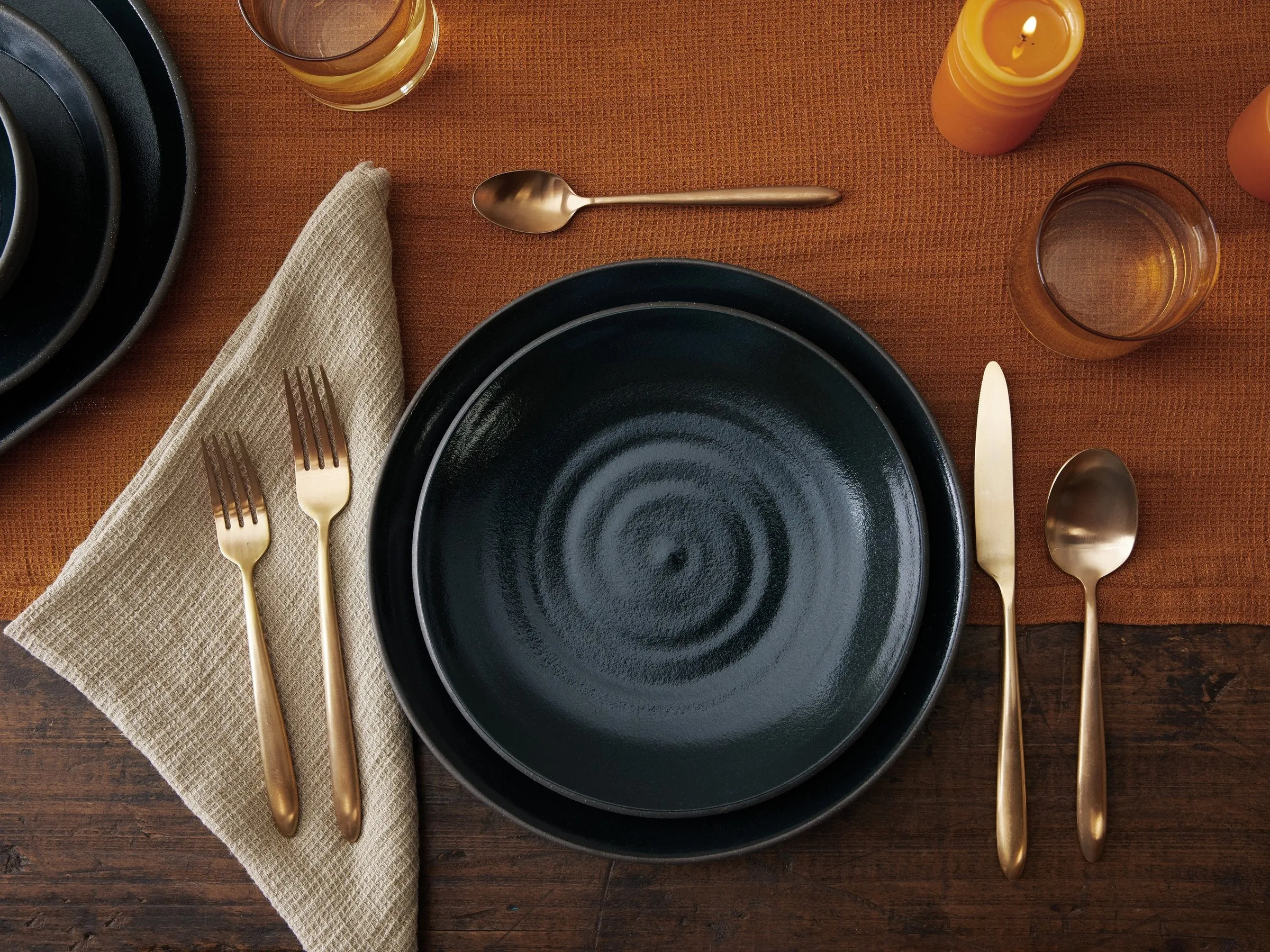 Velo Flatware Set (Brushed Gold)