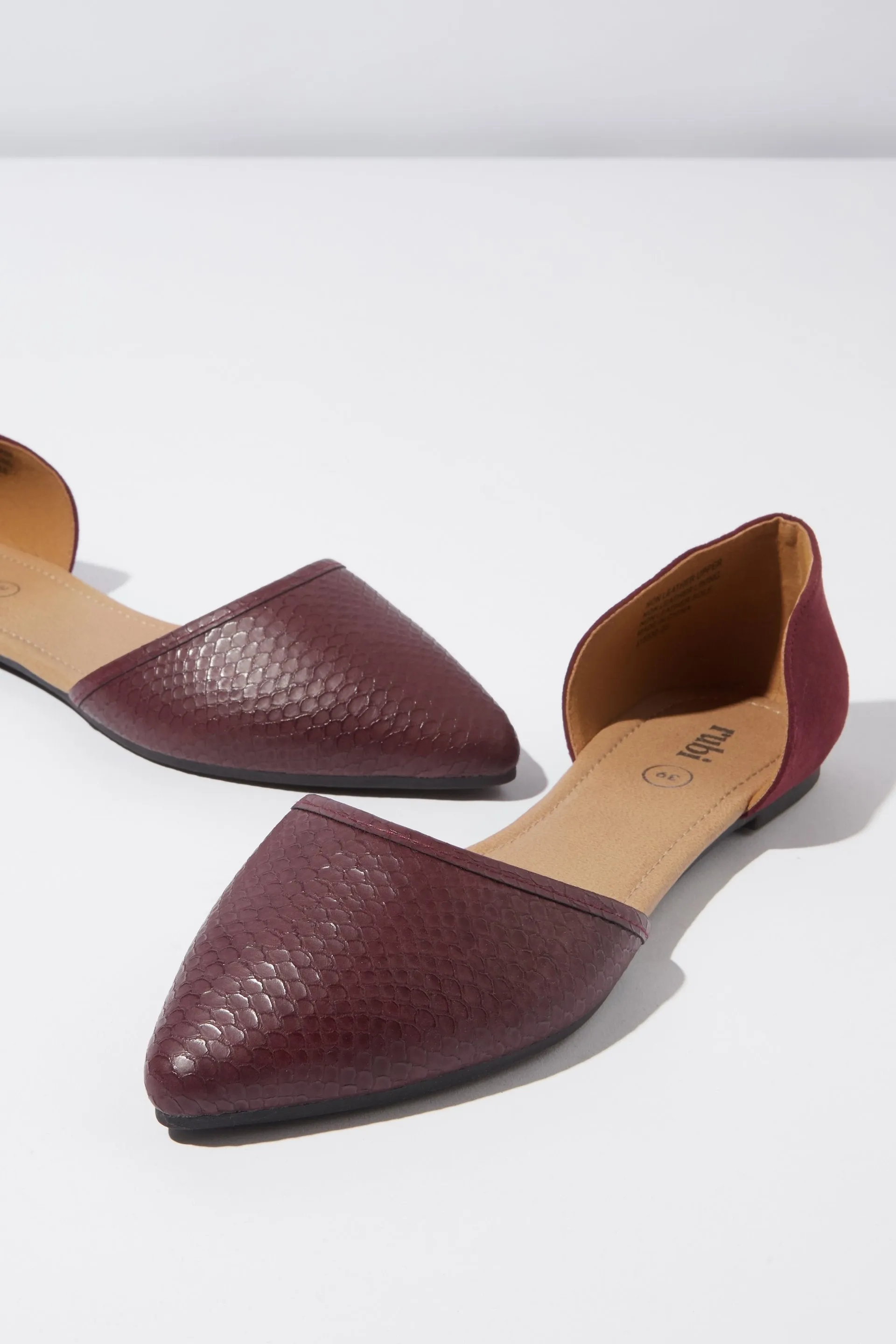 Women Bobbi Cut Out Point - Deep Maroon Multi