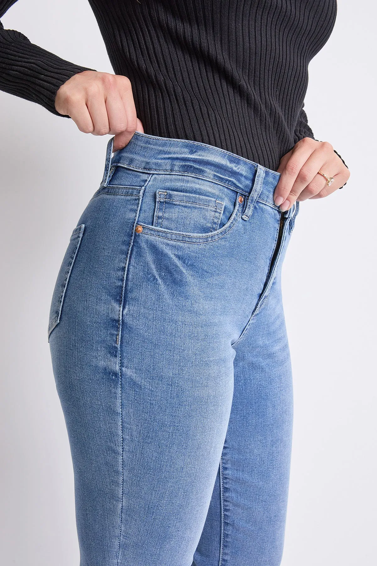 Women's High Rise Basic 5 Pocket Straight Leg Jeans